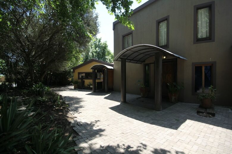 Hotel The Guesthouse