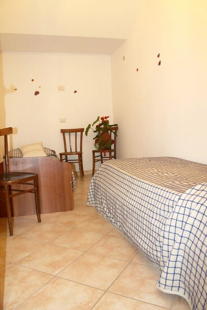 Apartment With 2 Bedrooms In Castelsardo - 500 M From The Beach