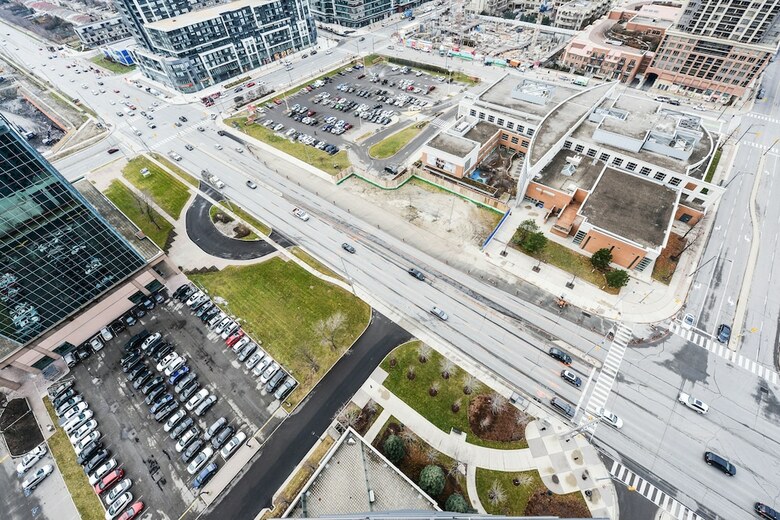 Sarkar Suites - 330 Burnhamthorpe Road