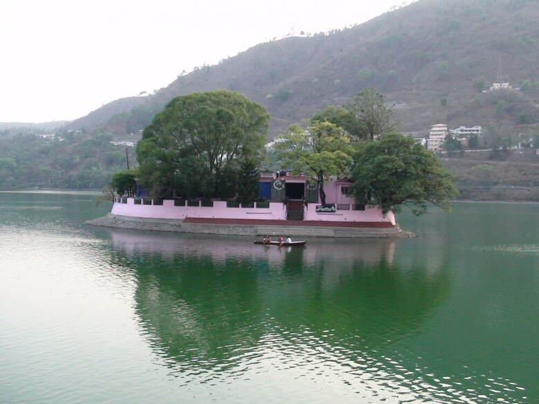 Hotel Lake Retreat Bhimtal