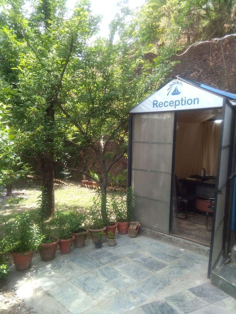 Hotel Lake Retreat Bhimtal