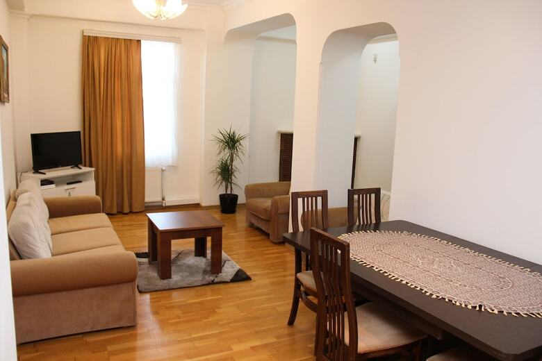 Aparthotel Old City Hotel And Apartments