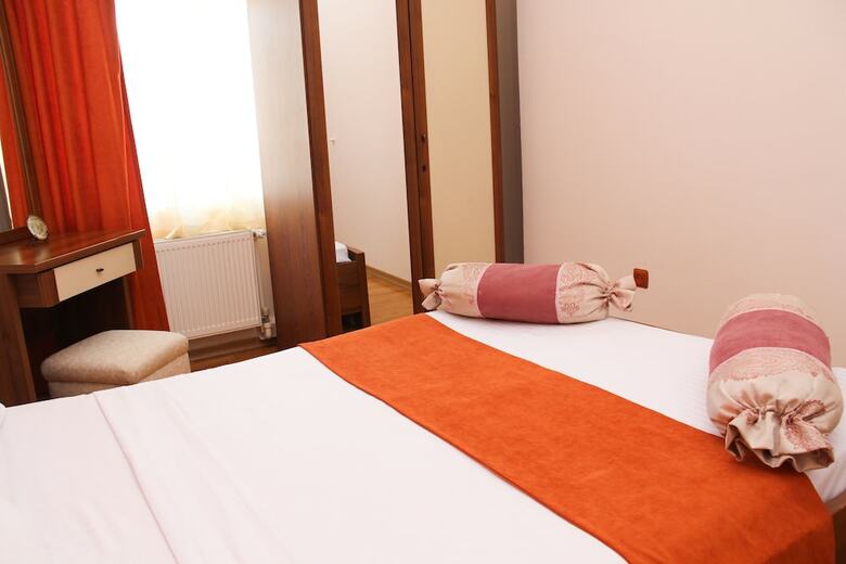 Aparthotel Old City Hotel And Apartments