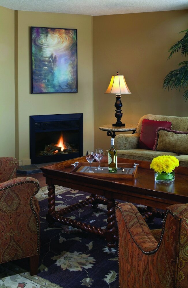 Cambridge Red Deer Hotel & Conference