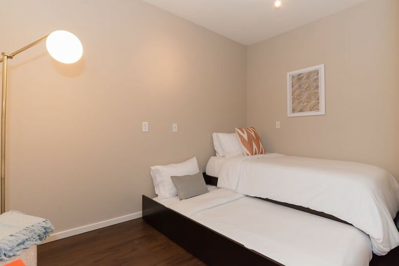 Kasa Seattle Bellevue Apartments