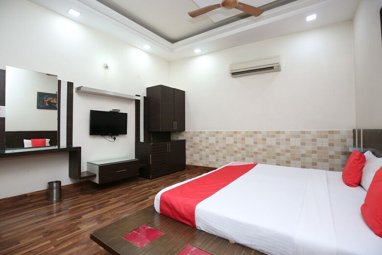 Oyo 18599 Hotel Rc Residency