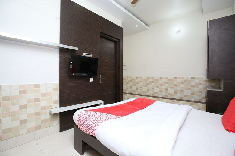 Oyo 18599 Hotel Rc Residency