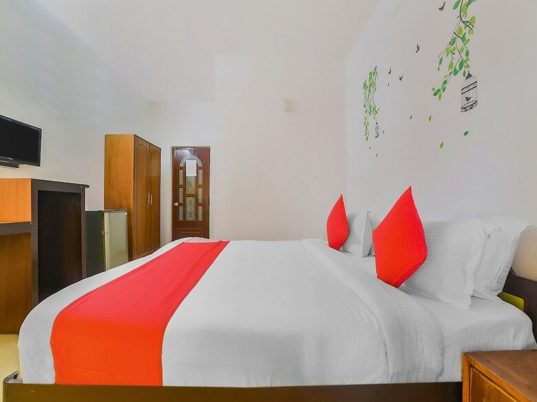 Hotel Oyo 28321 Nirvaah Calangute Beach Front