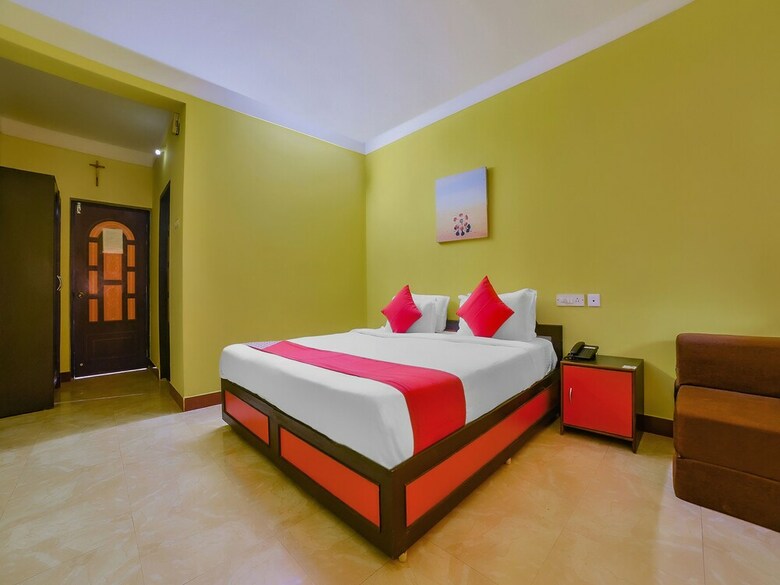 Hotel Oyo 28321 Nirvaah Calangute Beach Front