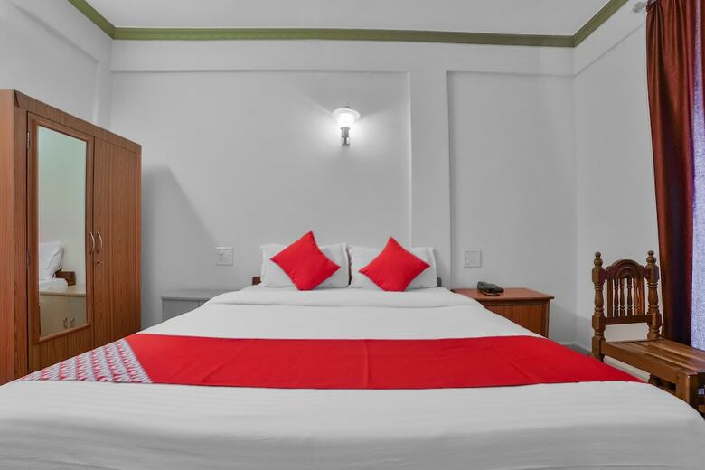 Hotel Oyo 22417 Pleasure Inn