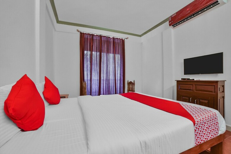 Hotel Oyo 22417 Pleasure Inn