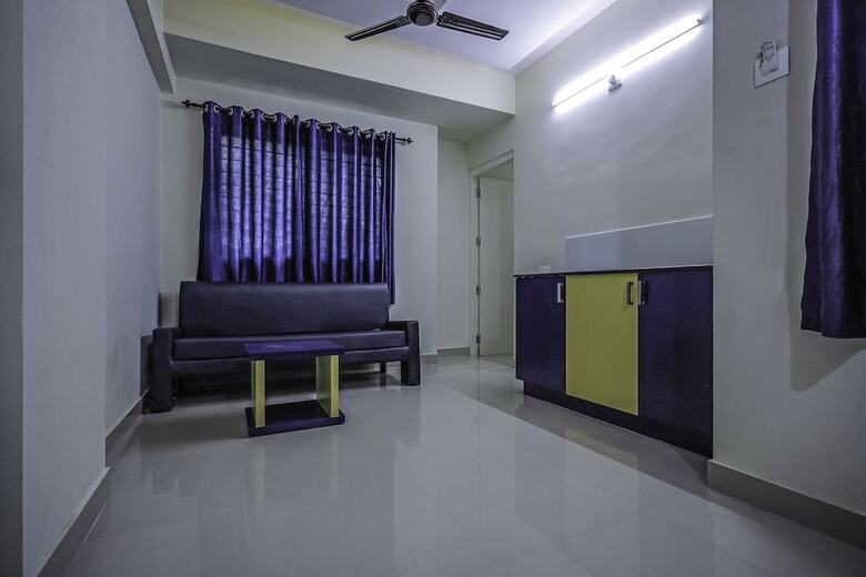 Hotel Oyo 15825 Blue Berry Apartments