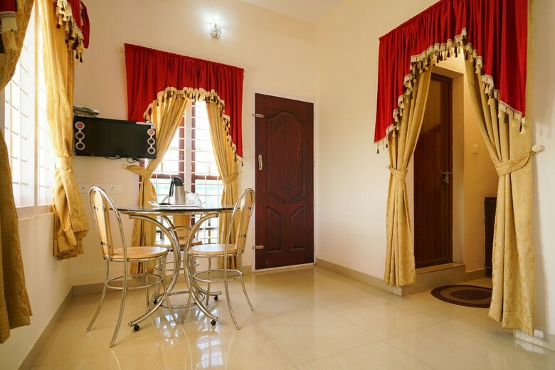 Hotel Oyo 15548 Mackal Residency