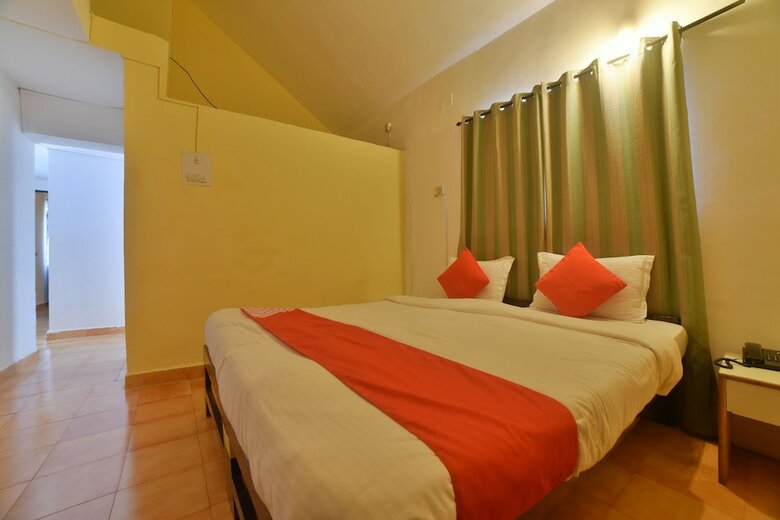 Oyo 30128 Reddy's Hotel