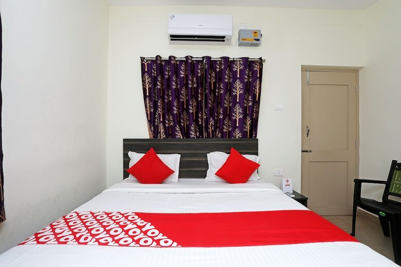 Hotel Oyo 15084 Lotus Residency
