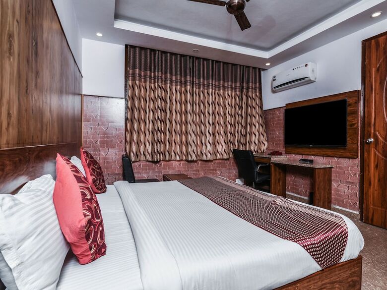 Hotel Oyo 7304 Stay Jangpura
