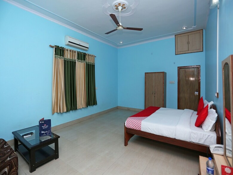 Oyo 15492 Hotel Dolly
