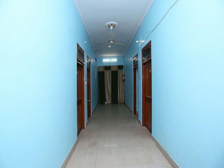 Oyo 15492 Hotel Dolly