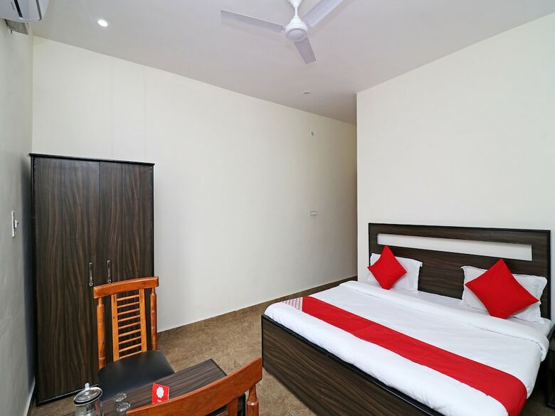 Oyo 24468 Hotel Siddharth