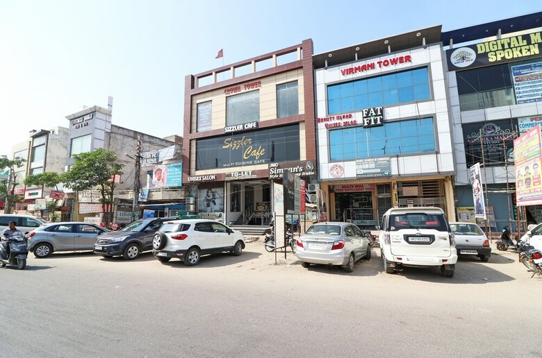 Hotel Oyo 22825 Ralson Residency
