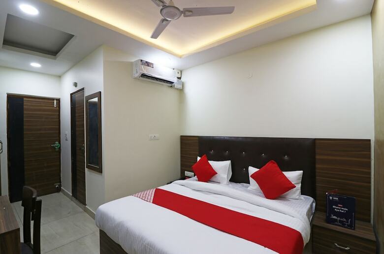 Hotel Oyo 22825 Ralson Residency