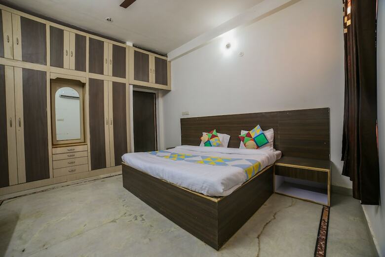 Oyo Home 16423 Spacious 3bhk