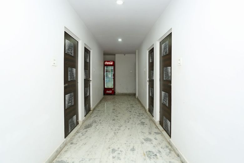 Oyo 16904 Hotel Maharaja Palace