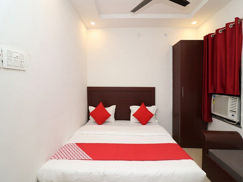 Oyo 1021 Hotel Gayatri Residency