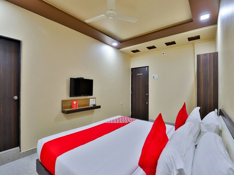 Oyo 17339 Hotel Daksh Somnath