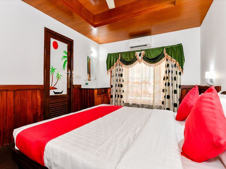 Hotel Oyo 24606 Waves & Wind 3bhk Houseboat