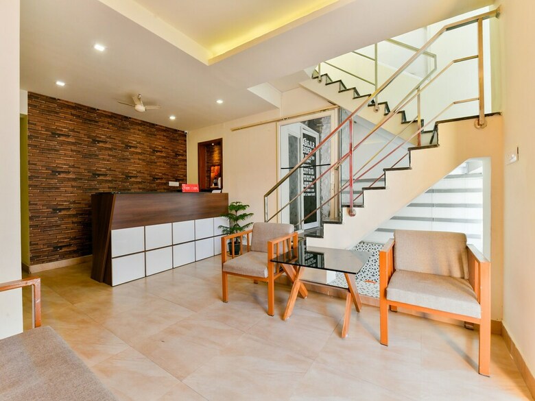 Hotel Oyo 17072 Meridian Regency