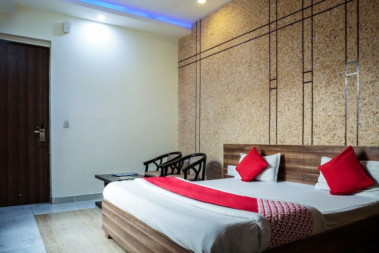 Oyo 18895 Hotel Kartikay Grand