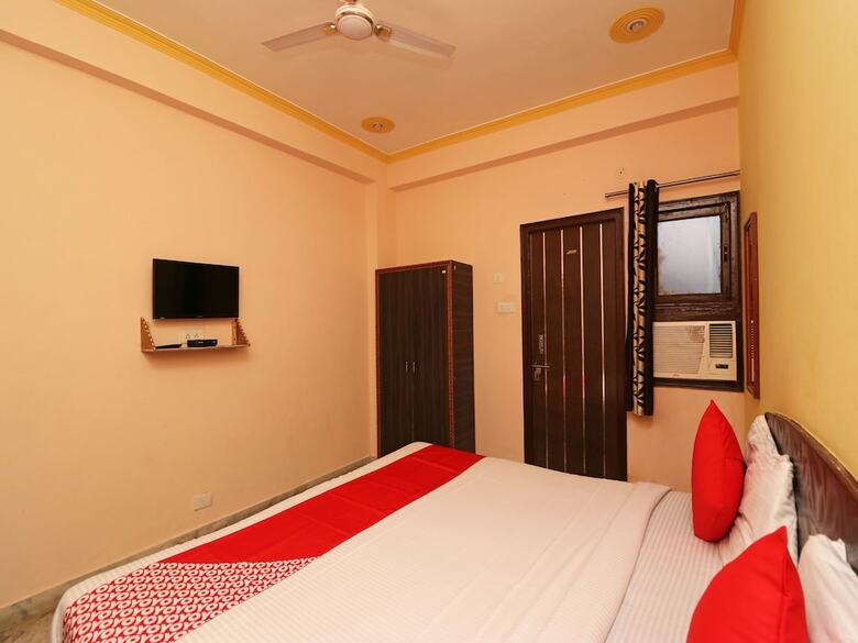 Oyo 22015 Hotel Lakshya Palace