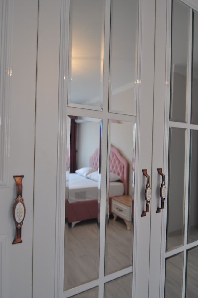 Apartamento Rosalinda Suit Hotel