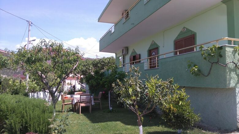 Aparthotel Apartaments Skrapalli