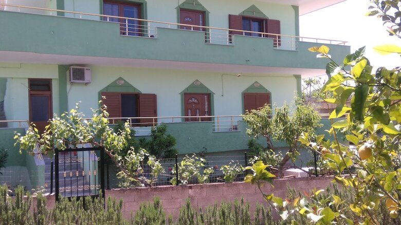 Aparthotel Apartaments Skrapalli