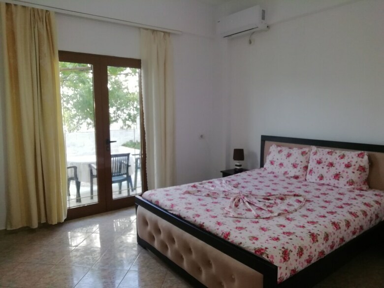 Aparthotel Apartaments Skrapalli