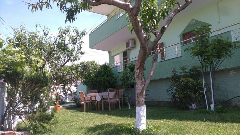 Aparthotel Apartaments Skrapalli