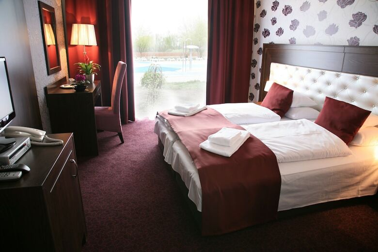 Krist�ly Hotel R�ckeve