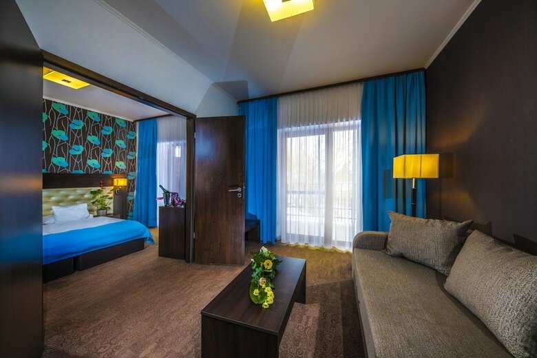 Krist�ly Hotel R�ckeve