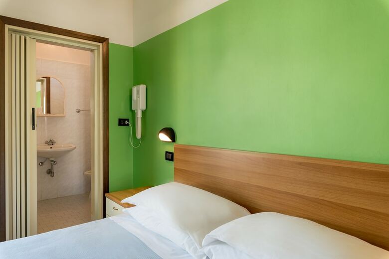 Hot N' Fun Berna Hotel