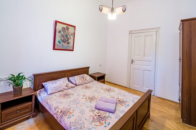 Apartamentos Three Rooms On Hnatyuka 3