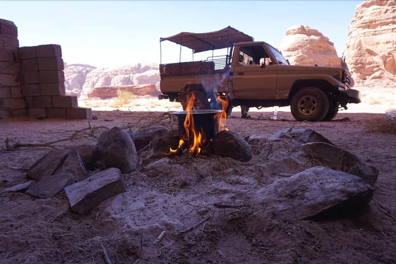 Wadi Rum Bedouin Tour With A Camp