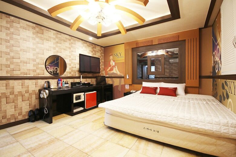 Hotel Sky Motel