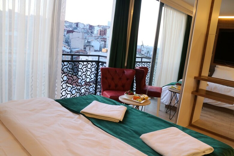 Musk Hotel