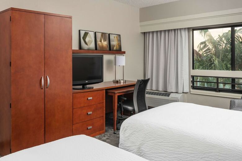 Hotel Courtyard Miami Lakes By Marriott