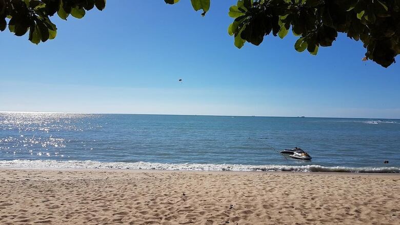 Hotel Expat's Nook Beach Resort