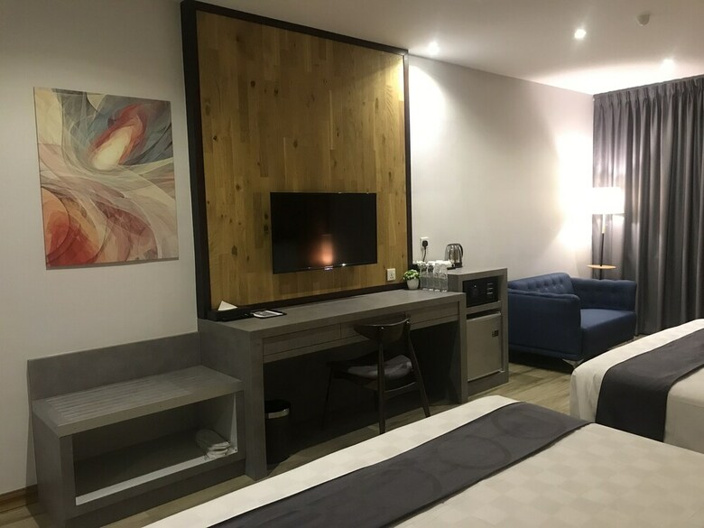 Frame Hotel