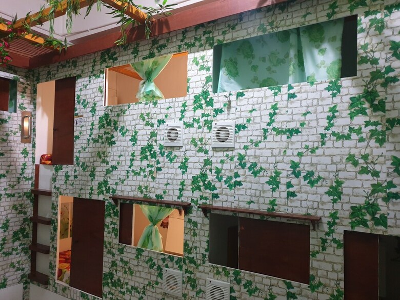 Gardenpod Hostel + Caf�