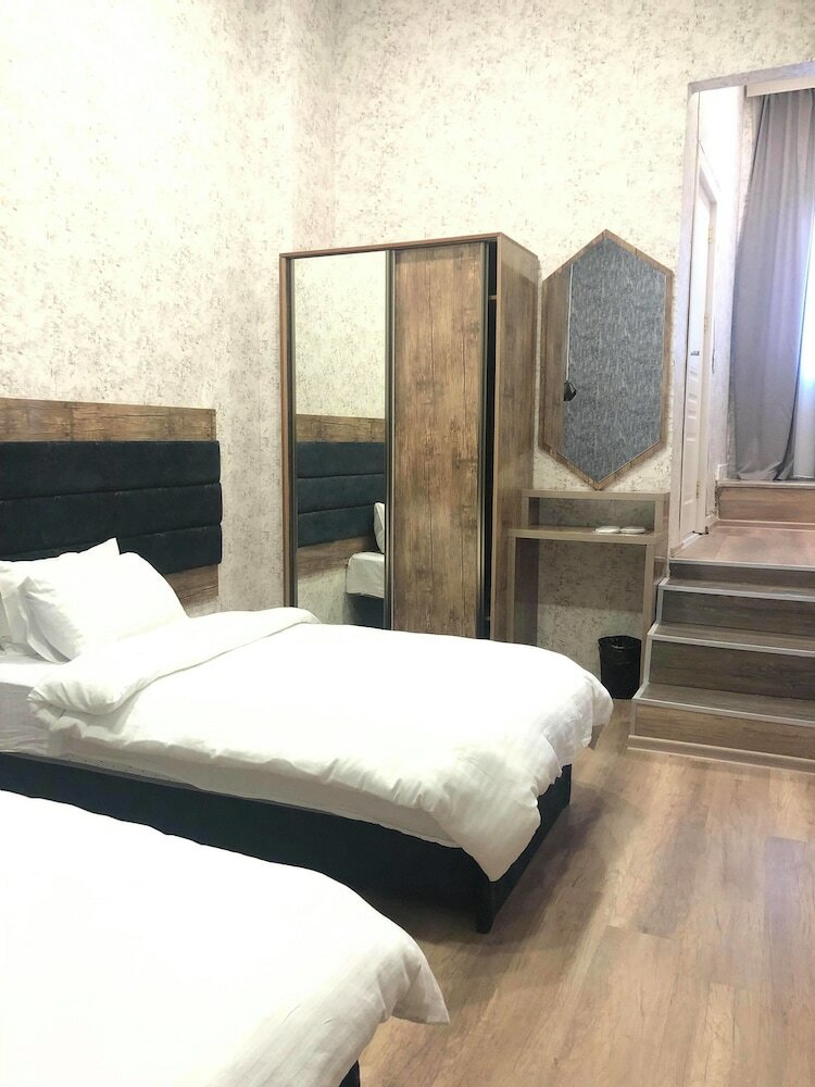 Baku Palace Hotel